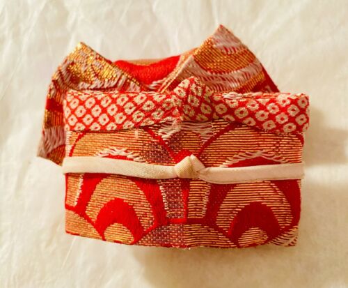 Vintage 1960s Tammy By Ideal Japanese Exclusive Fashion Red Gold Kimono Obi Belt